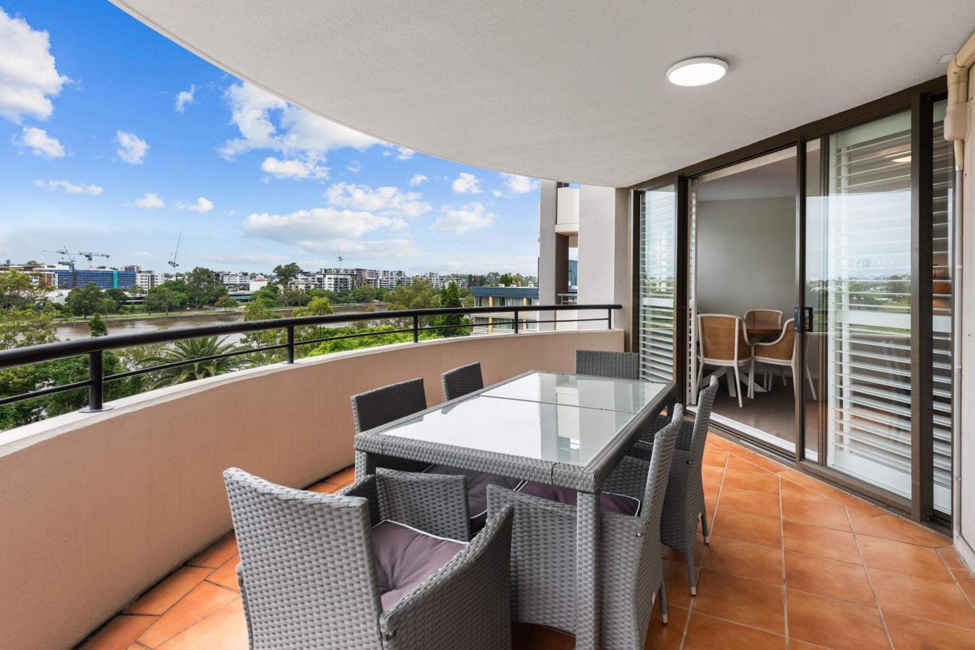 The Oasis Apartments Μπρίσμπεϊν Εξωτερικό φωτογραφία